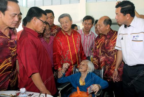 PH04_12012011_CHIA