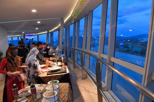 RASAI PENGALAMAN BERBUKA PUASA DI MENARA KUANTAN 188