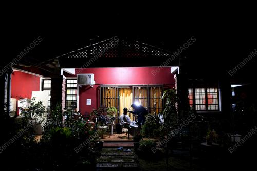 GUNTING RAYA