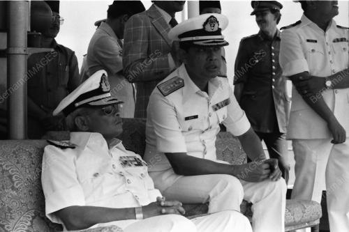 AGUNG DAN TENTERA LAUT