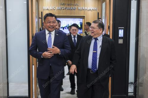 TAN SRI JOHARI ABDUL