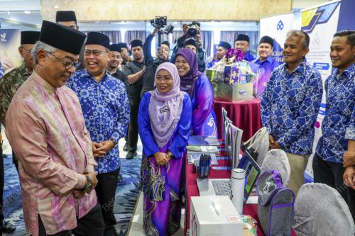 AL-SULTAN ABDULLAH RI'AYATUDDIN AL-MUSTAFA BILLAH SHAH