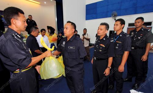 PH04_13122013_POLIS_BANJIR