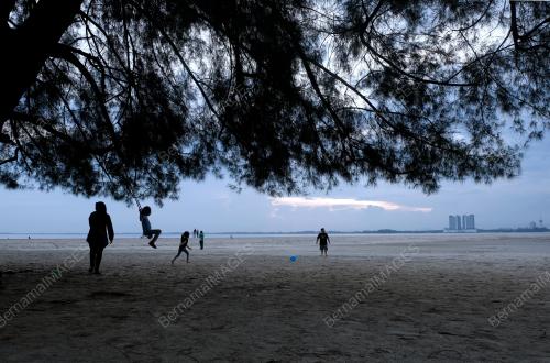 PANTAI TELUK SISEK LENGANG