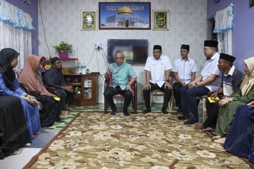 AL-SULTAN ABDULLAH RI'AYATUDDIN AL-MUSTAFA BILLAH SHAH