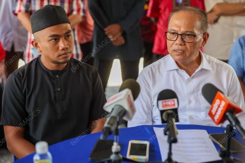 DATUK SERI WAN ROSDY WAN ISMAIL