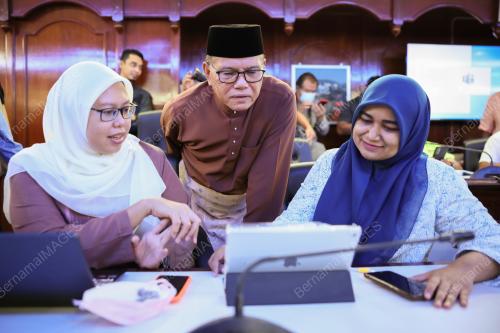 DATUK SERI WAN ROSDY WAN ISMAIL