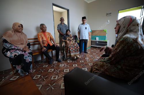 AL-SULTAN ABDULLAH RI'AYATUDDIN AL-MUSTAFA BILLAH SHAH