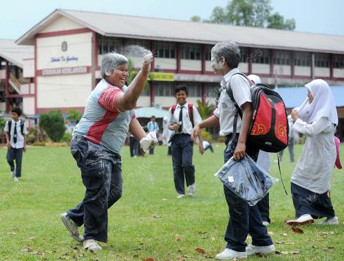 PH04_15112013_SEKOLAH