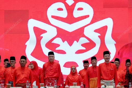DATUK SERI ISMAIL SABRI YAAKOB