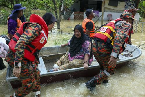 OPERASI MENYELAMAT MANGSA BANJIR