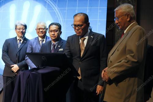 DATUK SERI WAN ROSDY WAN ISMAIL