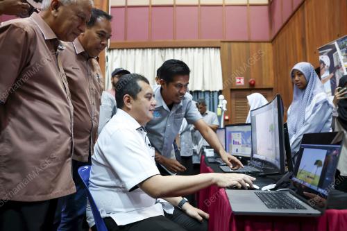 DATUK MOHAMAD NIZAR MOHAMAD NAJIB