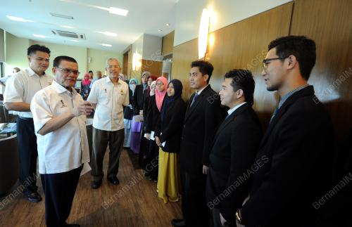 PH04_17082016_YAYASAN_PAHANG