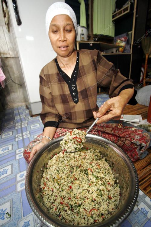 ROKIAH AKOB