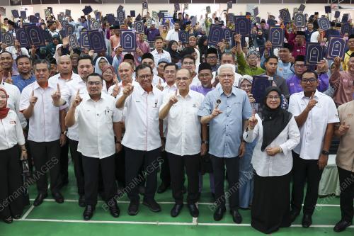 DATUK SERI WAN ROSDY WAN ISMAIL
