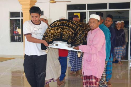 RUMAH TERBAKAR