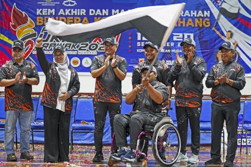 FADZLI MOHAMAD KAMAL