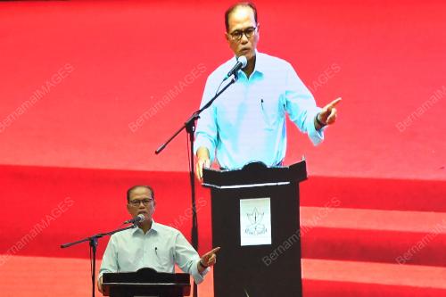DATUK SERI WAN ROSDY WAN ISMAIL
