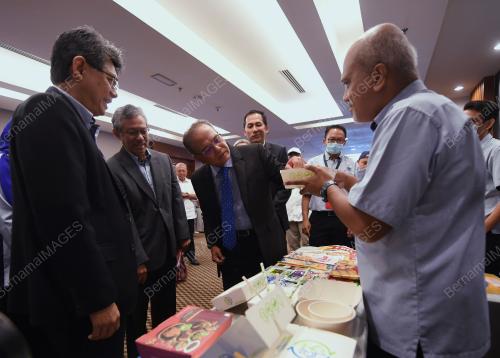DATUK SERI WAN ROSDY WAN ISMAIL