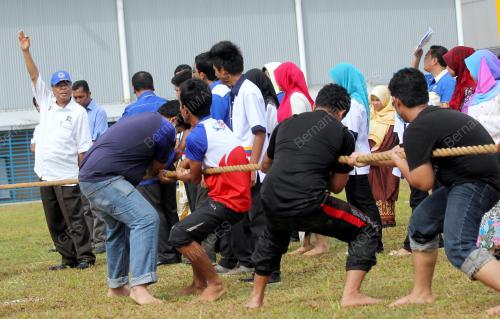 PH04_21112012_KARNIVAL