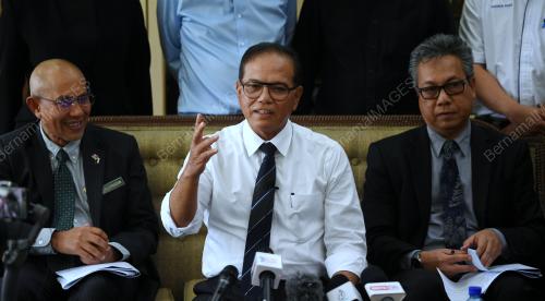 DATUK SERI WAN ROSDY WAN ISMAIL