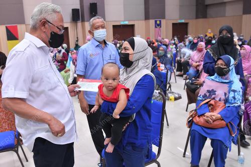 TAN SRI NOH OMAR
