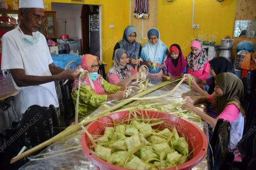 MAT JUSOH ZINI DAN KELUARGA