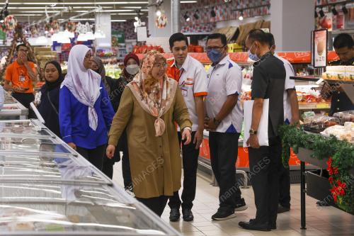 SENATOR FUZIAH SALLEH