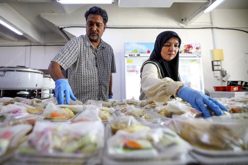TERIMA TEMPAHAN 2500 PEK MAKANAN SETIAP HARI