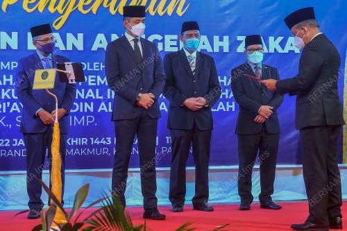 TENGKU HASSANAL IBRAHIM ALAM SHAH AL SULTAN ABDULLAH