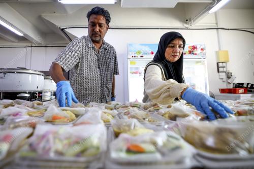 TERIMA TEMPAHAN 2500 PEK MAKANAN SETIAP HARI