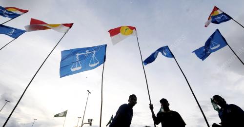 PH04_25042015_BENDERA