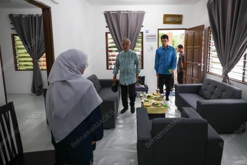 AL-SULTAN ABDULLAH RI'AYATUDDIN AL-MUSTAFA BILLAH SHAH