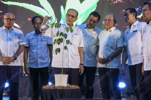 DATUK SERI WAN ROSDY WAN ISMAIL