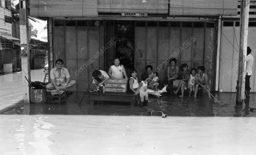 PH04_26062015_BANJIR_KILAT