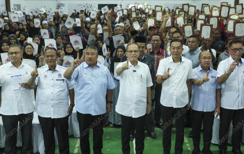 DATUK SERI WAN ROSDY WAN ISMAIL