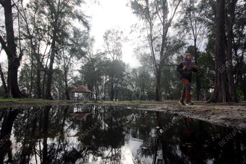 MELAKUKAN AKTIVITI JOGGING SEMASA CUACA KEMBALI CERAH