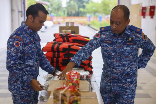 APM PAHANG SEDIAKAN RUANG ORANG RAMAI SUMBANG BANTUAN BANJIR