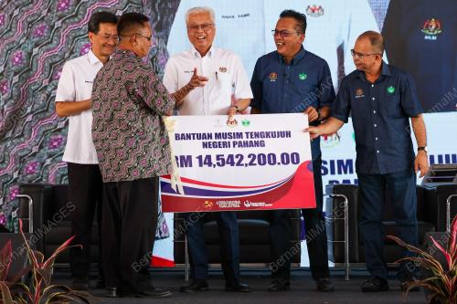 DATUK SERI ISMAIL SABRI YAAKOB