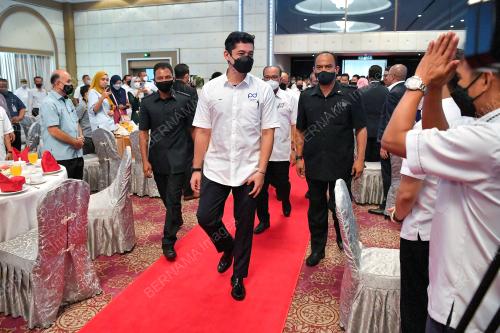 TENGKU HASSANAL IBRAHIM ALAM SHAH AL SULTAN ABDULLAH