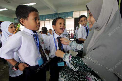 PASANGAN KEMBAR MURID TAHUN 1