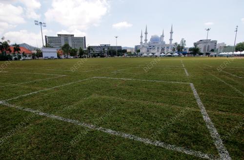 PERSEDIAAN BERBUKA DI PADANG MBK 1