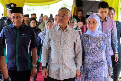 AL-SULTAN ABDULLAH RI'AYATUDDIN AL-MUSTAFA BILLAH SHAH
