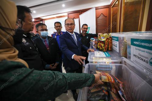 DATUK SERI WAN ROSDY WAN ISMAIL