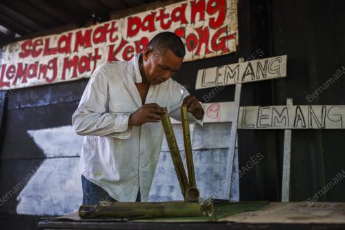 LEMANG DAUN TEBU