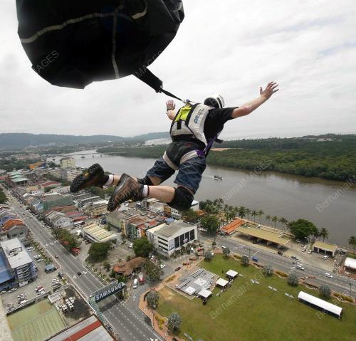 BASE JUMP