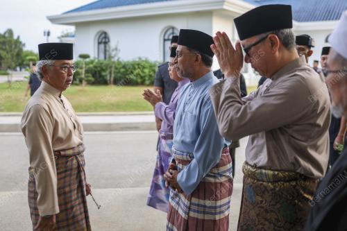 AL-SULTAN ABDULLAH RI'AYATUDDIN AL-MUSTAFA BILLAH SHAH