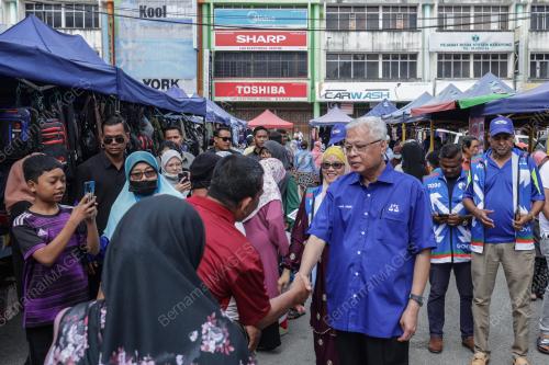 DATUK SERI ISMAIL SABRI YAAKOB