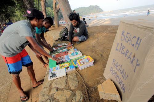 PH05_07012014_BEACH_LIBRARY